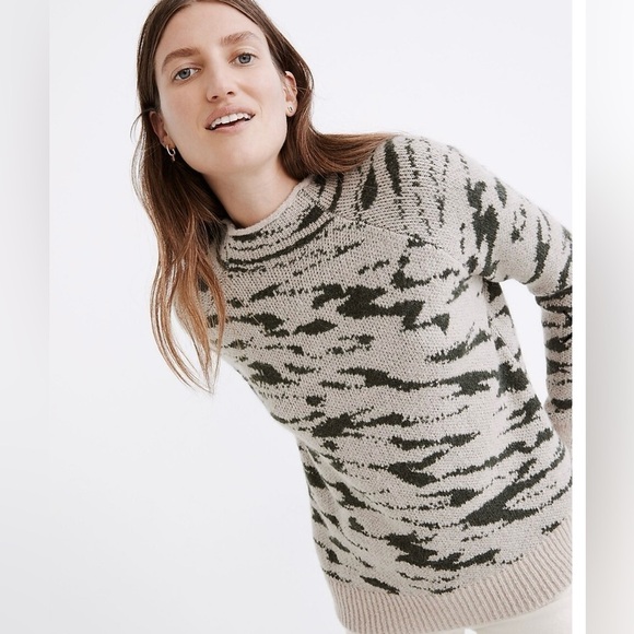 Madewell Sweaters - ⭐️Madewell Cream and Black Turtleneck Sweater